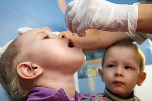 Прививка детям от полиомиелита: реакция, показания и противопоказания