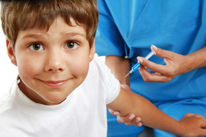 Какие прививки делают детям в школе