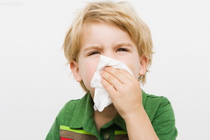 Респираторные аллергозы у детей: симптомы и лечение
