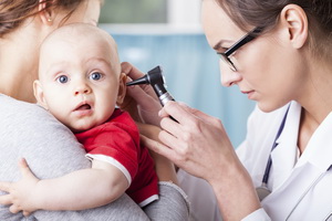 Отит уха у ребенка: виды, симптомы и лечение