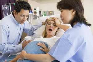 Как облегчить боль во время родов: способы обезболивания