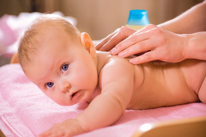 Гимнастика для новорожденных: упражнения с первых дней жизни
